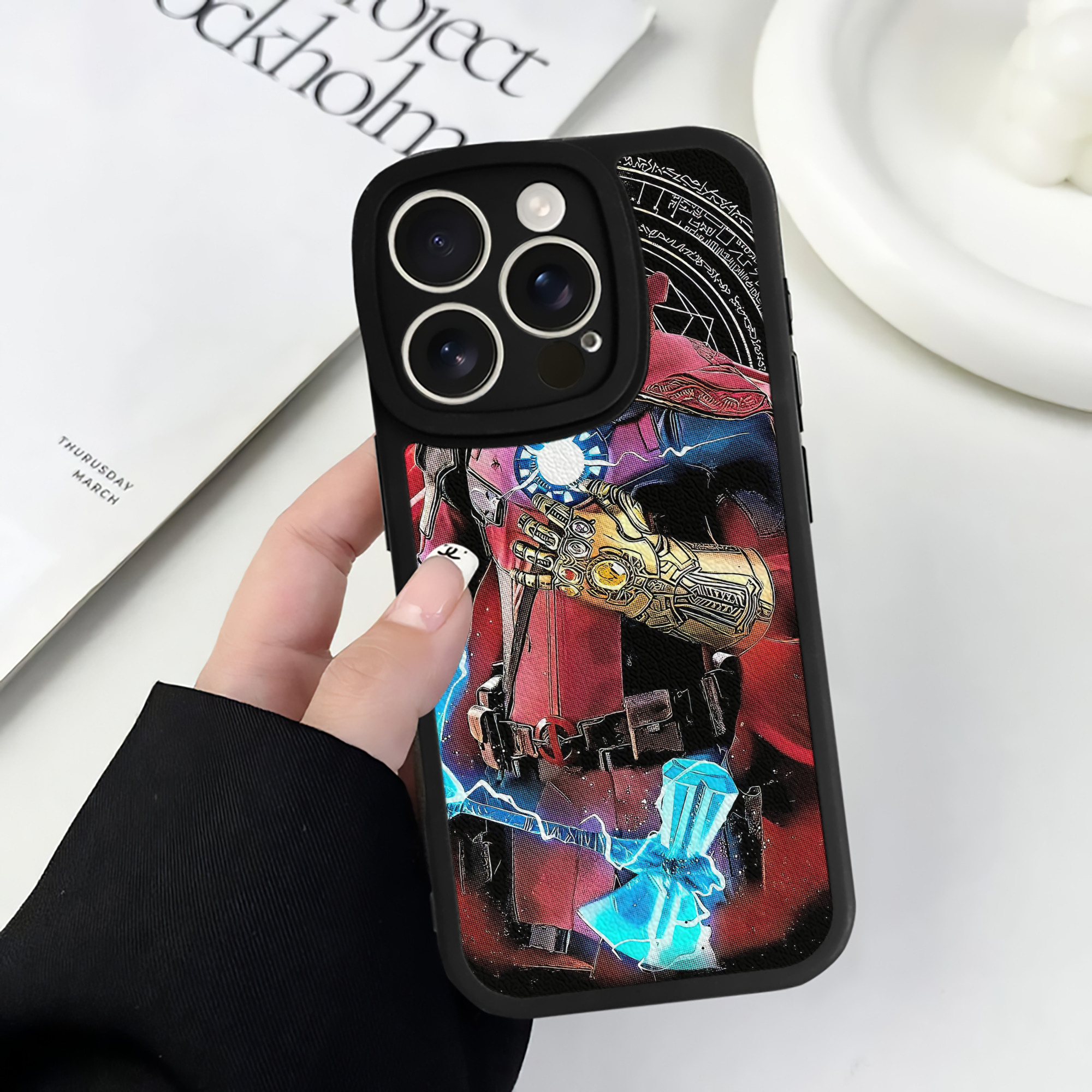 （画像用） Deadpool デッドプール 【iPhone 16シリーズ対応】シリコンスマホケース（レザー調） 材質：シリコン